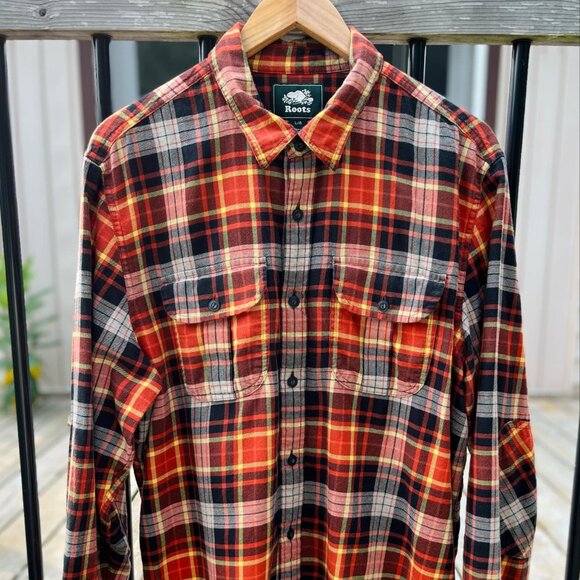 Men's ROOTS Plaid Flannel Buttoned Shirt Size Large - Picture 2 of 4